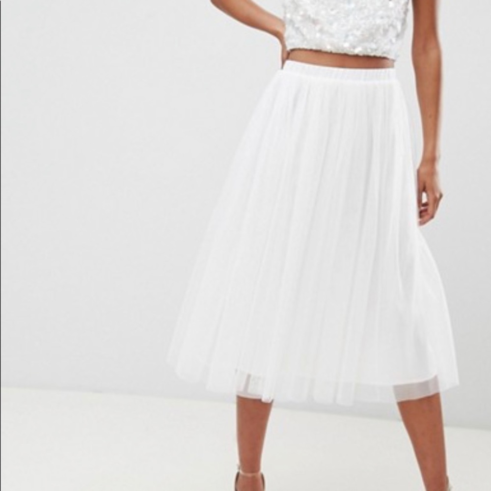 Classy White Tulle High Rise Skirt